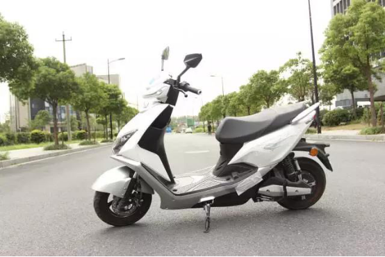 愛(ài)瑪酷車最新款，時(shí)尚與科技的完美結(jié)合
